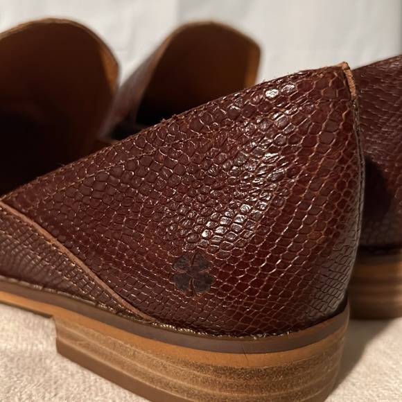 Lucky Ellopy Flat (Women) - Picture 6 of 8